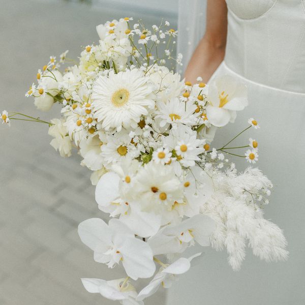 daisy wedding bouquet