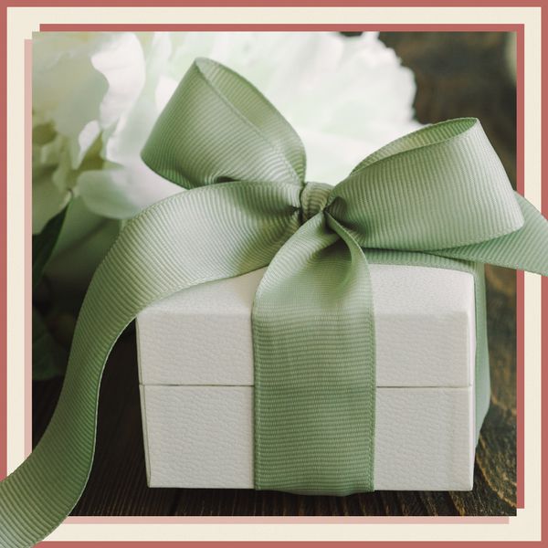 Wedding Gift Box With Green Bow 