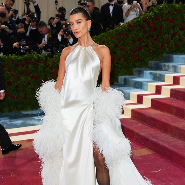 hailey bieber at 2022 met gala