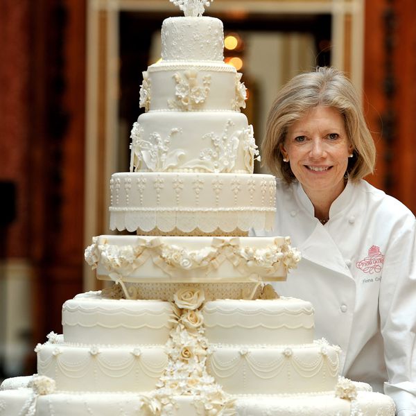 Fiona Cairns Smiling Behind Kate Middleton and Prince Williamâs Elaborate Wedding Cake