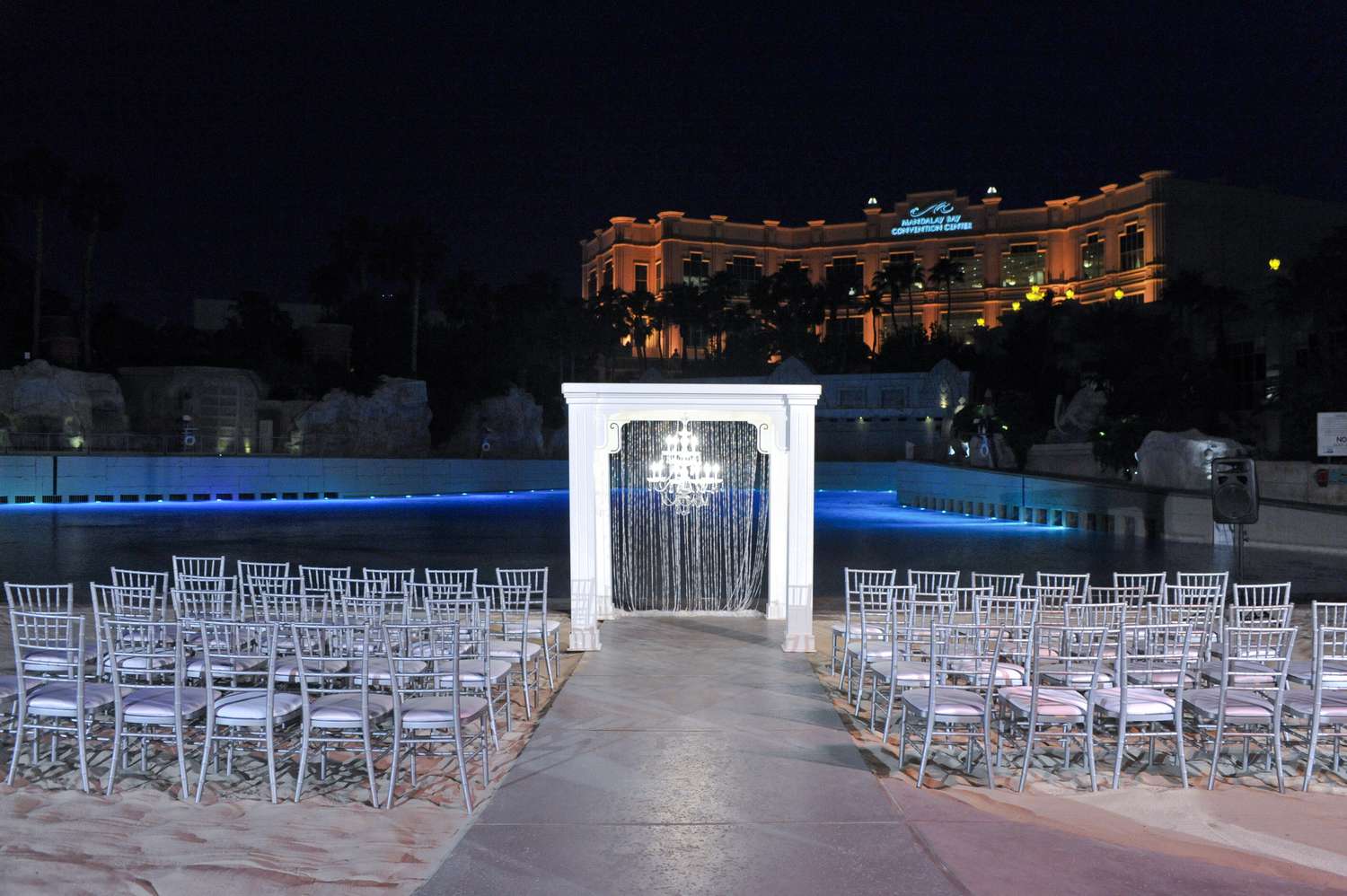 Mandalay Bay outdoor wedding ceremony