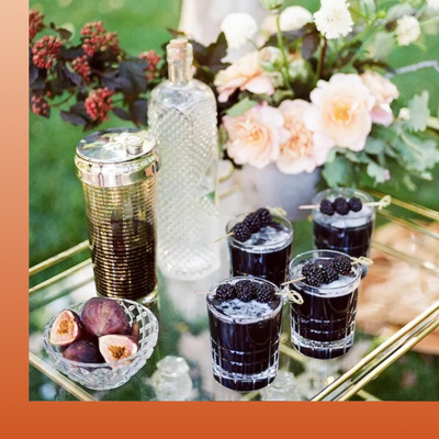 Fall wedding drinks with blackberries